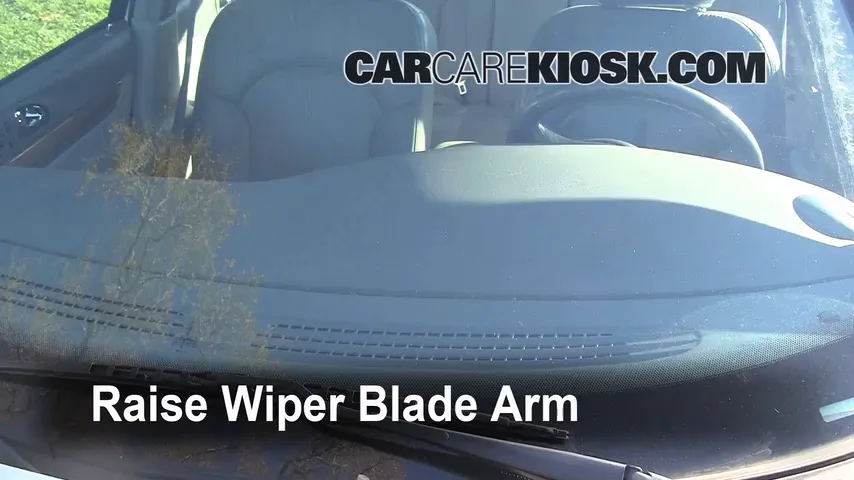 2001 Lincoln Continental 4.6L V8 Windshield Wiper Blade (Front) Replace Wiper Blades